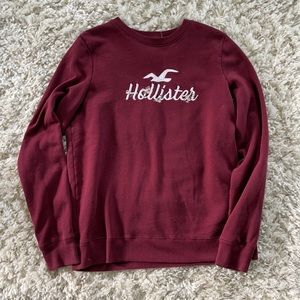 Hollister Sweater / Large